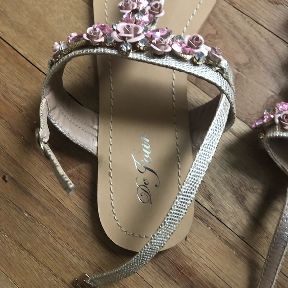 Sandals - Picture 3 of 4